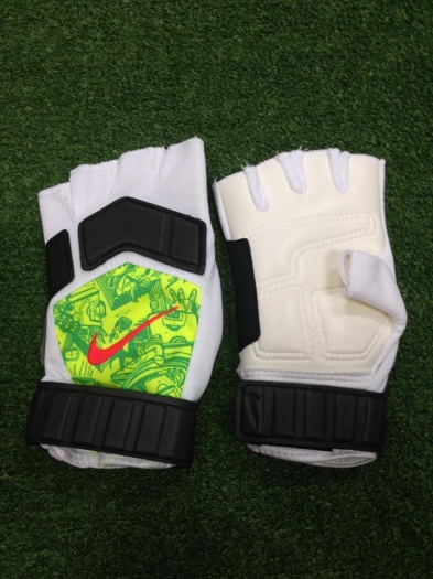 nike futsal gloves